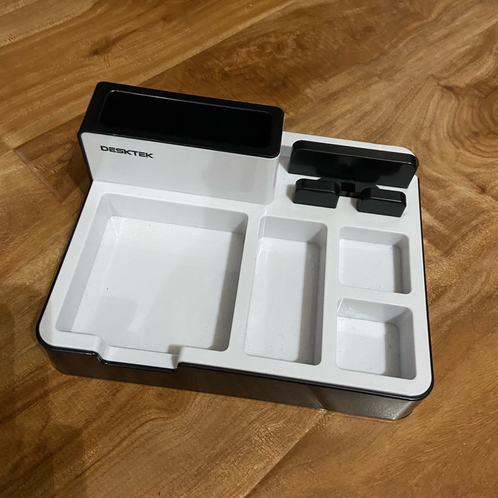 Desktek Hubcharge Organizer Desk Office Supplies 5 Compartments White 3 USB Port